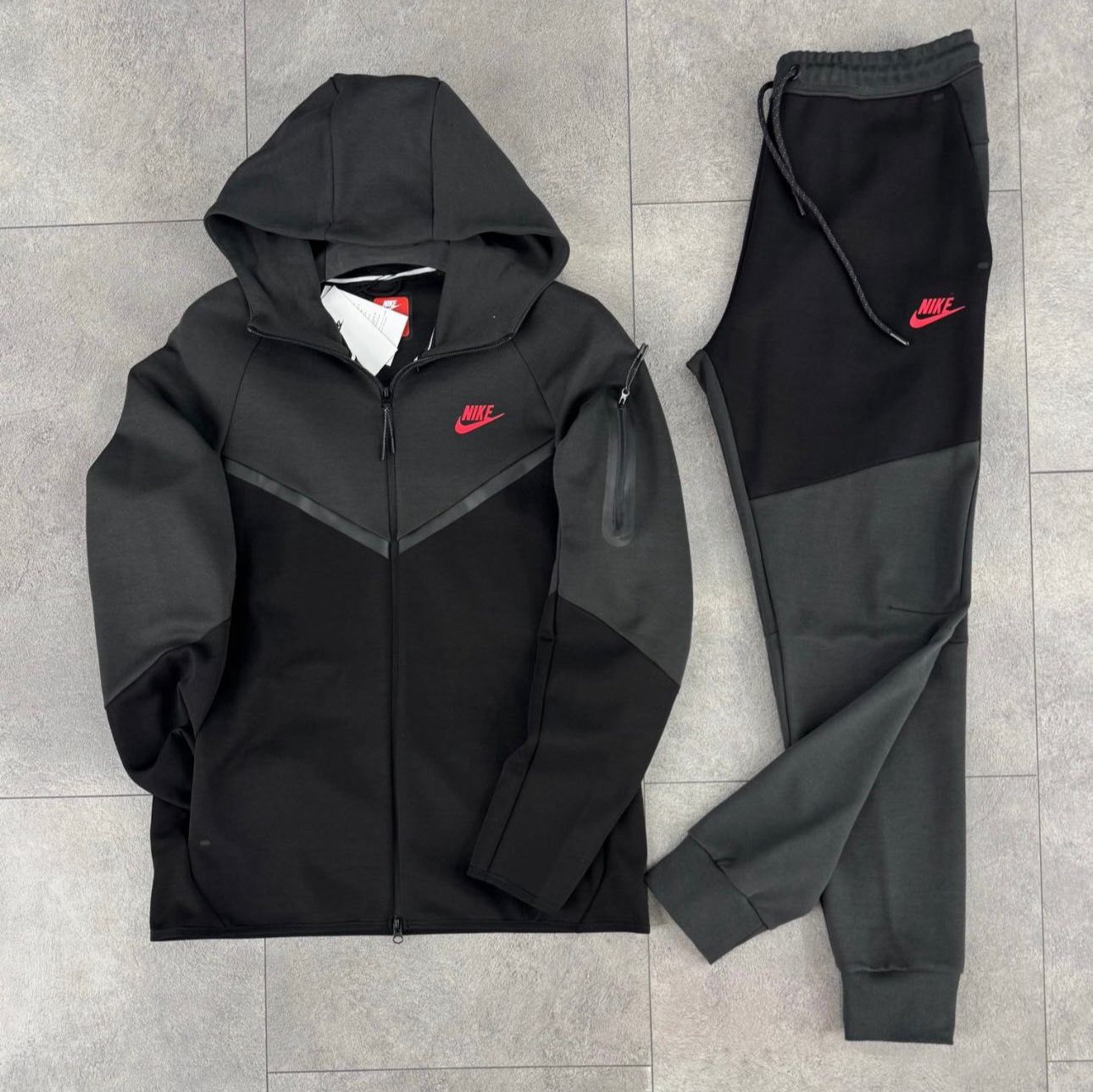 Nike Tech fleece сиво и черно мъжки екип Nike Tech fleece сиво и черно мъжки екип